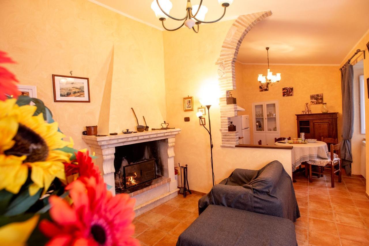 Relax Nell' Antico Borgo Villa Casperia Bagian luar foto