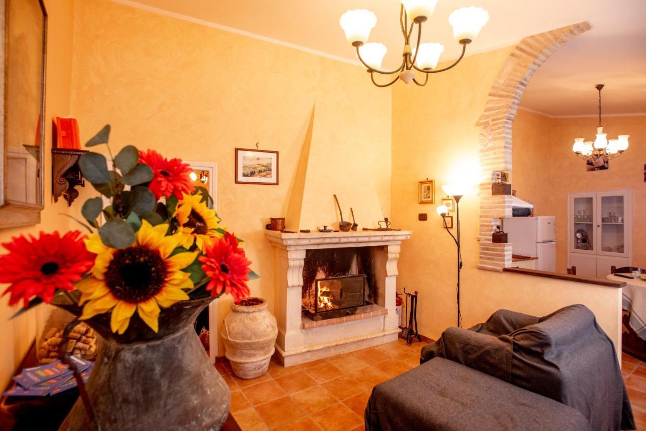 Relax Nell' Antico Borgo Villa Casperia Bagian luar foto
